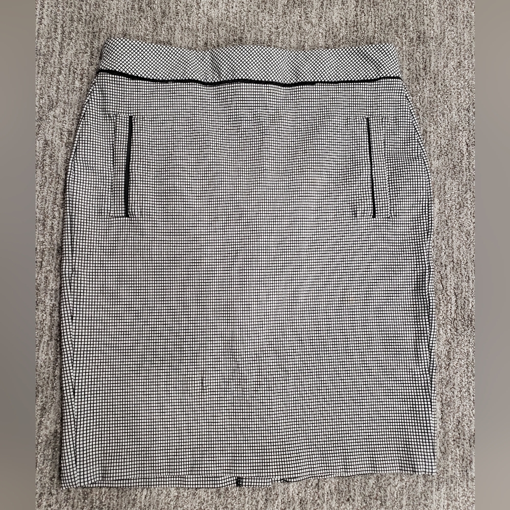 Philosophy Size 12 Black and White Pencil Skirt